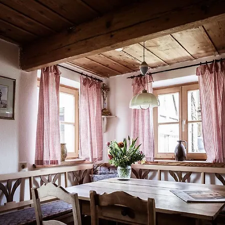 Holzen Ferienhaus *